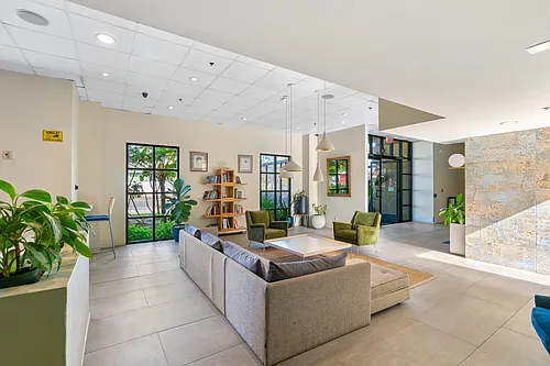 Vantaggio Suites Hillcrest - Furnished & Flexible Leases Photo 1