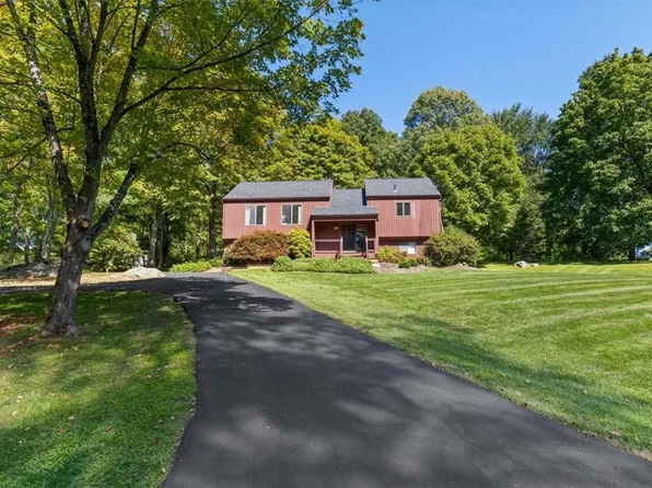 4 E Lovell Street, Mahopac, NY 10541