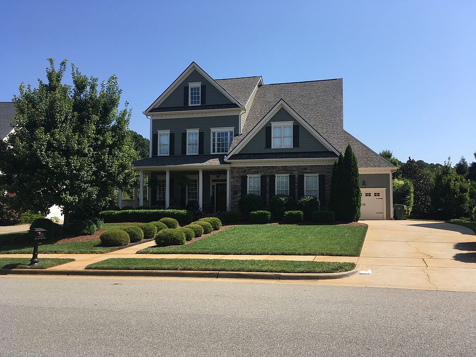 2nd image of 713 Cambridge Hall Loop