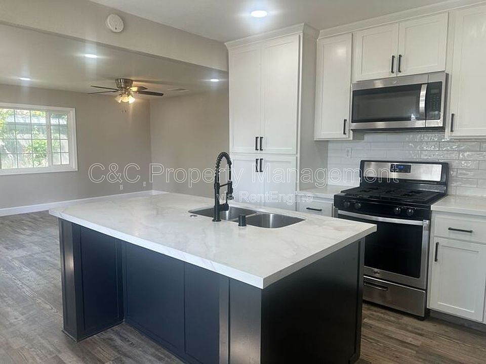 1st image of 5625 E Bellaire Way