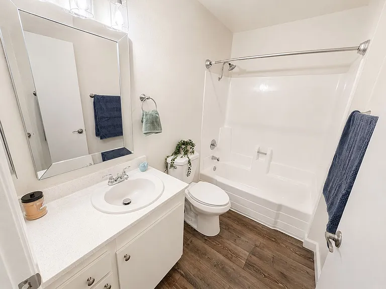 Summit Creek Apartments — Photo 15