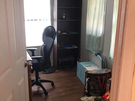 4th image of 1021 SW 5th St APT 2