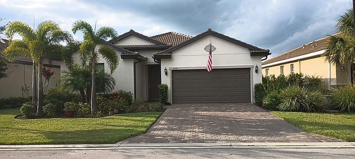 1st image of 16025 Palmetto Prairie Dr