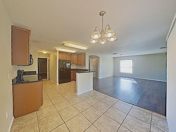 5th image of 7728 Maroon Peak Dr
