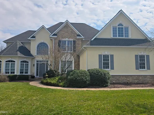 1332 Stonehenge Dr, York, PA 17404