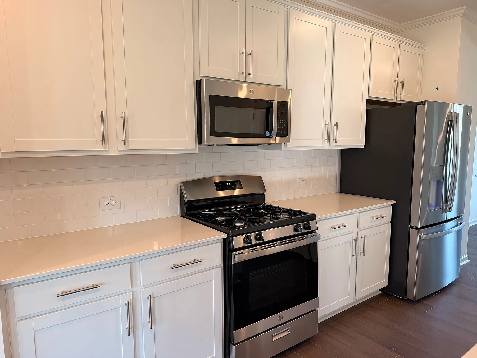 5 bed, 2714 sqft, $2,399 — Photo 4