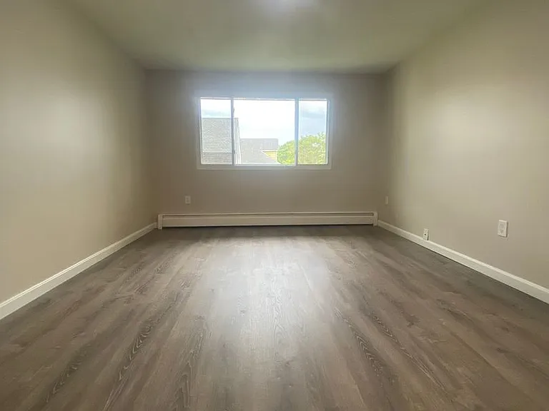 Hildreth Apartments — Photo 6