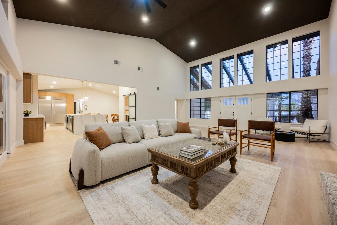 next background image