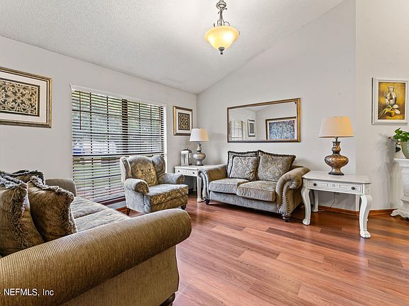 5th image of 2097 HOVINGTON Circle E
