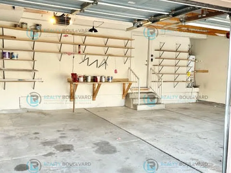 6073 Torrington Dr — Photo 28