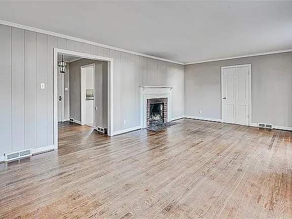 1402 Roanoke Dr — Photo 11