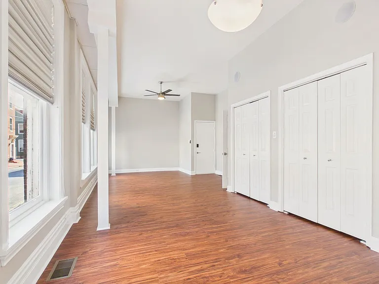 1017 N Front St — Photo 11