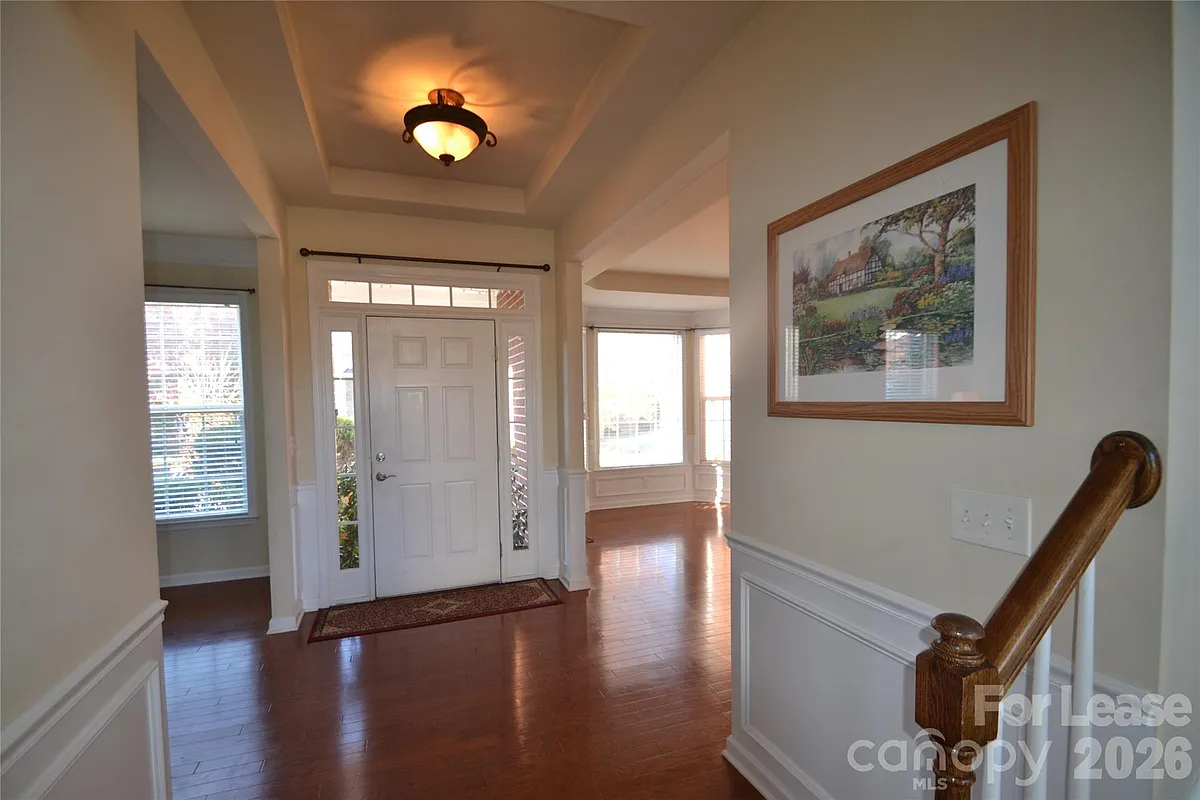 Building Photo - 221 Montibello Dr