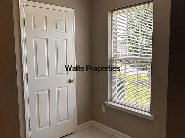 120 Briar Cir #120 — Photo 2
