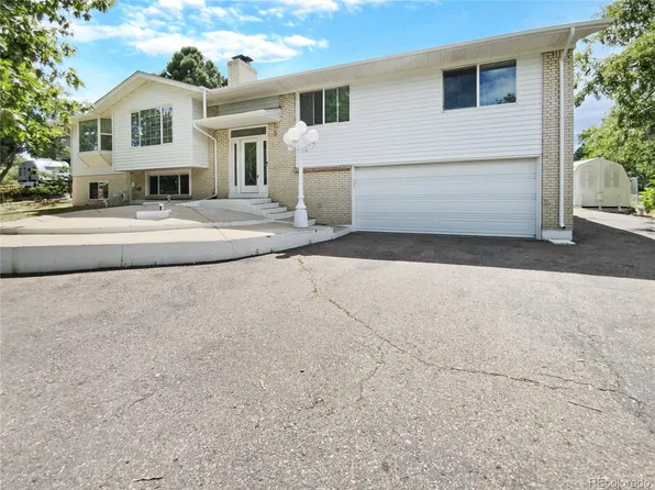 1141 S Welch Circle, Lakewood, CO 80228