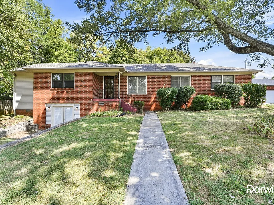 1018 Sawyer Dr