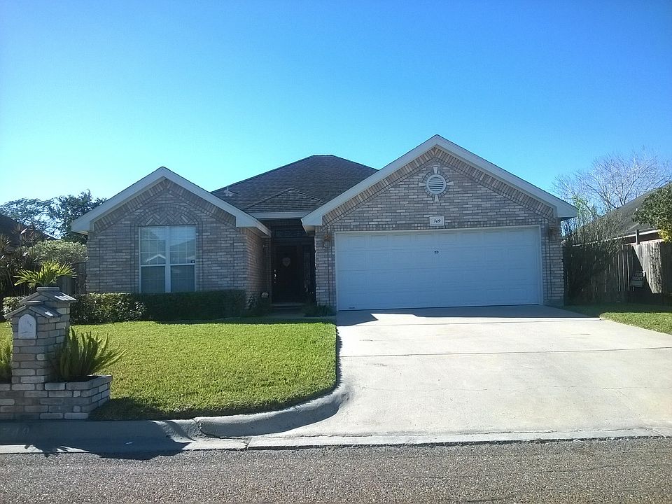 1st image of 749 Washington Cir