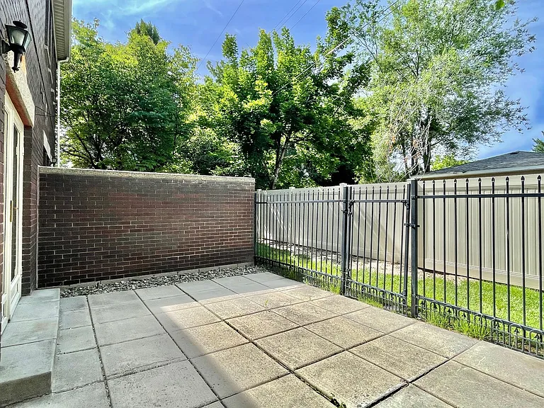 943 E Sage Park Ln — Photo 27