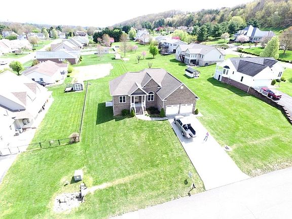 2nd image of 250 Knollwood Ln