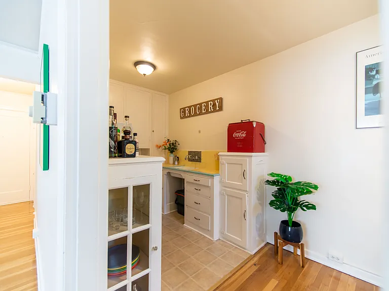 The Marwood Apartments — Photo 12