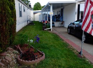 105 Maple Hill Ln, Akron, OH 44312
