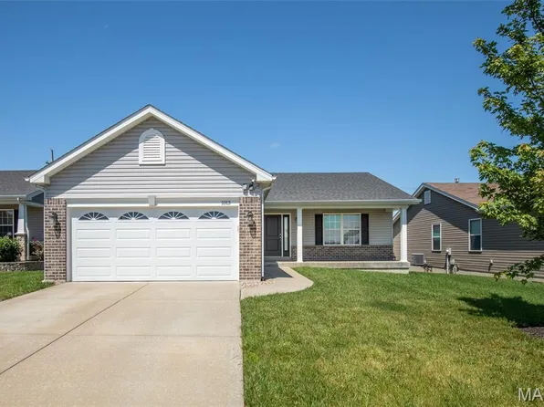 1013 Sweet River Dr, Saint Paul, MO 63366