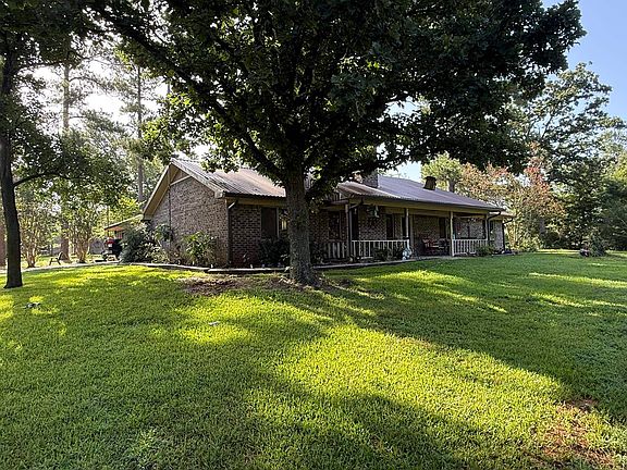 2nd image of 587 Hemlock Rd