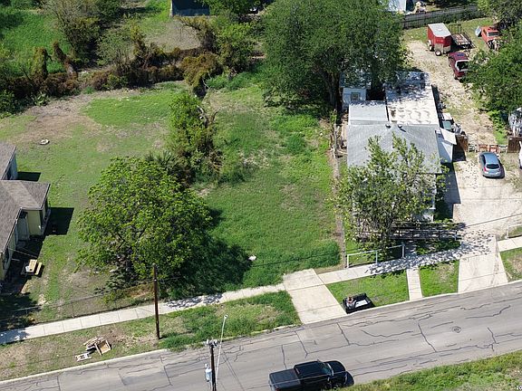 2nd image of 631 ARANSAS AVE LOT 8&9