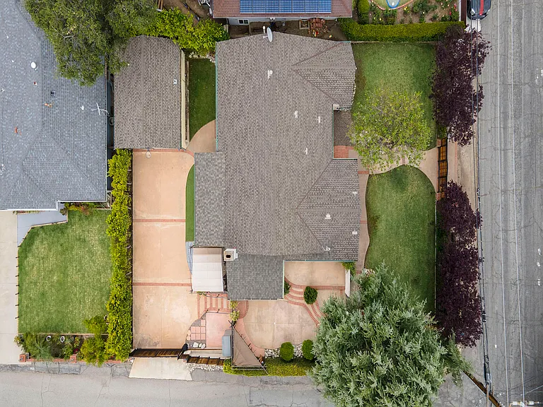 2254 Cross St — Photo 40