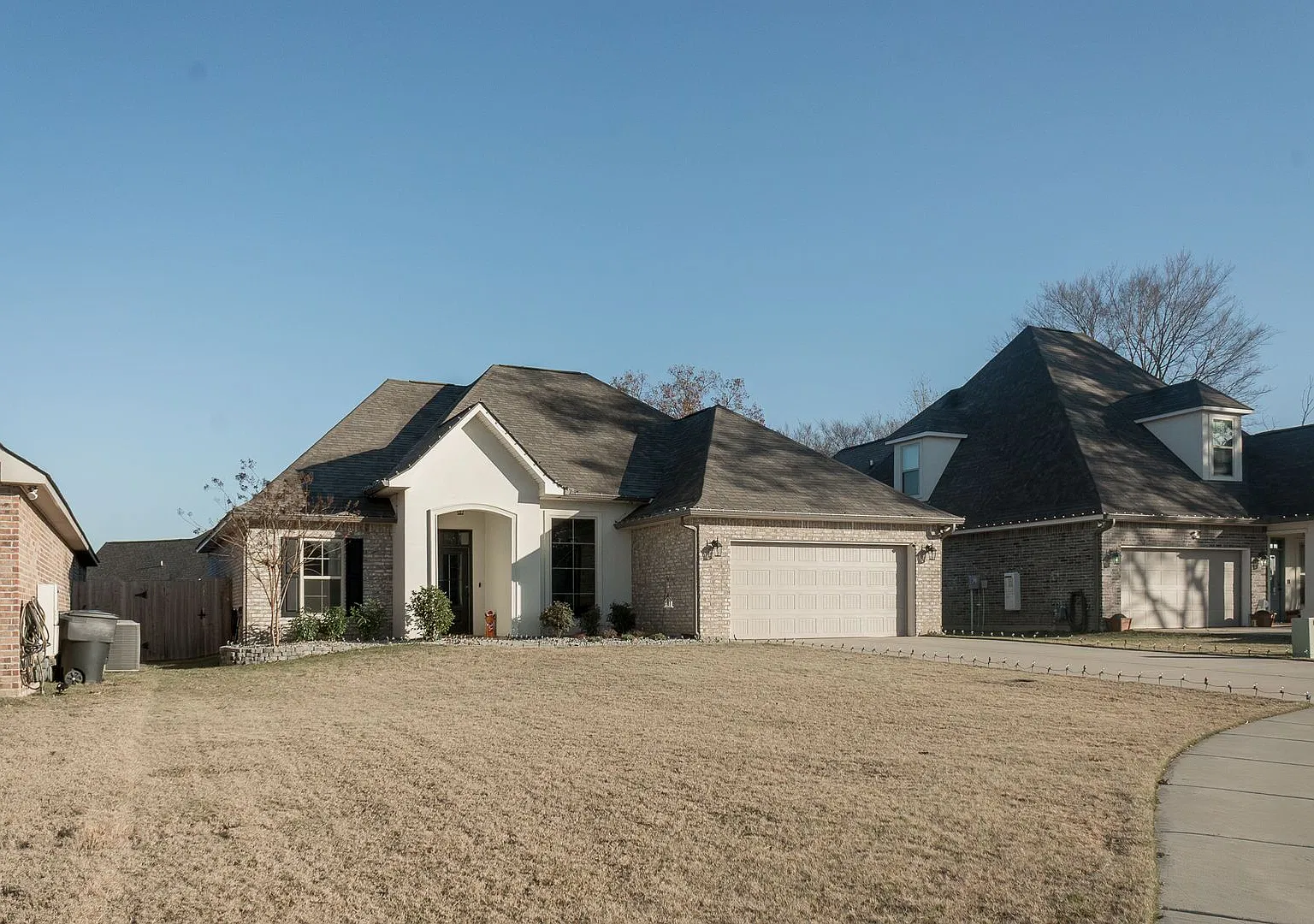 3 bedroom 2 bath Lucien Field Estates 1925sqft. $2,504.95/month — Photo 3