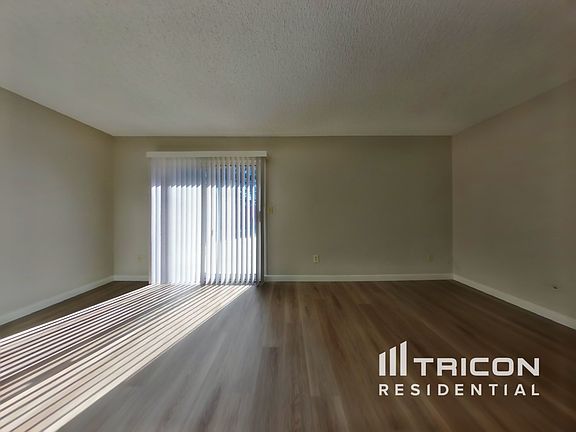 4th image of 1678 Maywood Dr