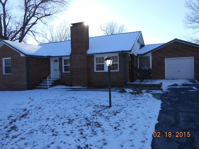 2nd image of 711 McKinley St