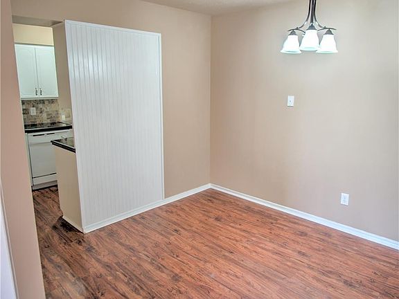 4th image of 401 12th Ave SE APT 116