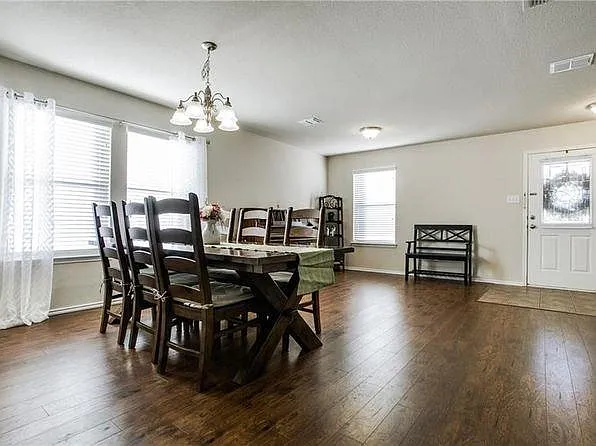 1601 Lionheart Dr — Photo 7