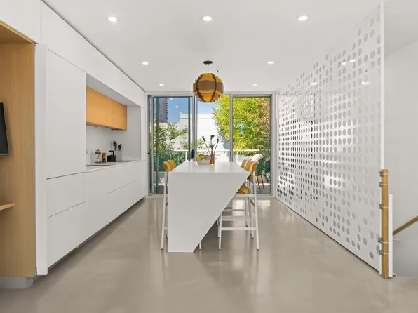 1650 W 1st Ave #6, Vancouver, BC V6J 1G1