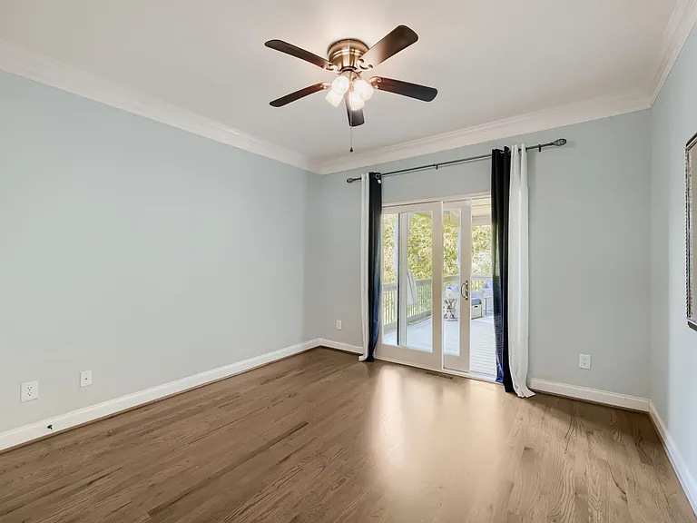 2151 Manor Vw — Photo 21