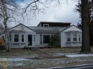 27780 Groveland St, Madison Heights, MI