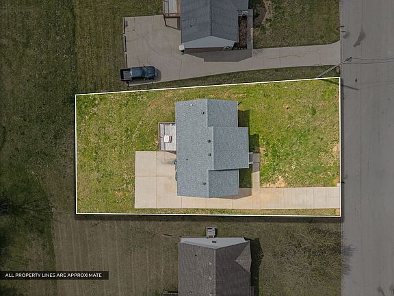4th image of 1066 Bobcat Dr