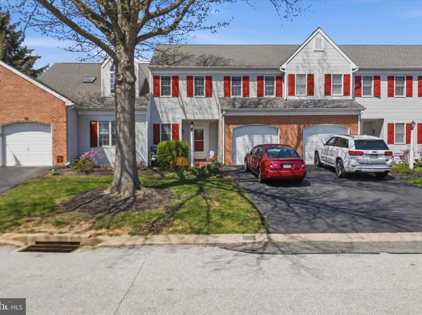107 Carriage Hill Ln, York, PA 17406