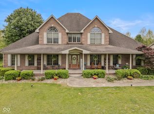 3839 Meadowbrook Dr, Seymour, IN 47274