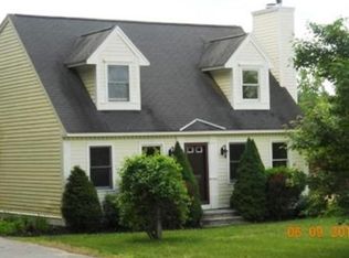 27 Horseshoe Dr, Townsend, MA 01474