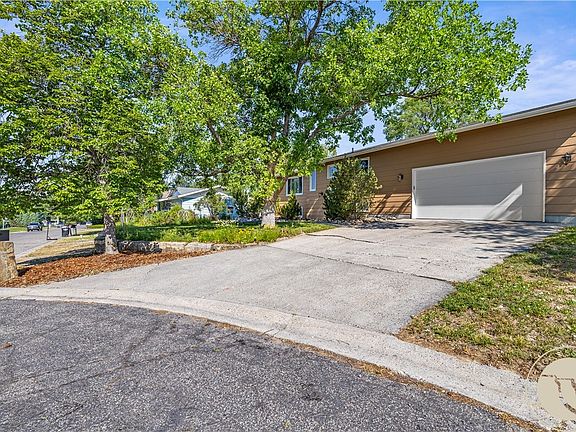 3rd image of 1727 Augsburg Dr