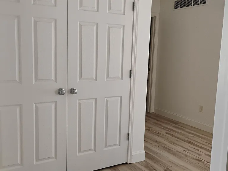 1701 E Amber Ln #1 — Photo 3