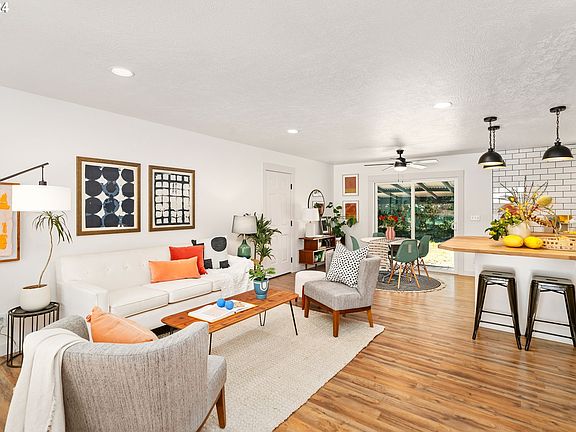 4th image of 6284 SE Alder Pl