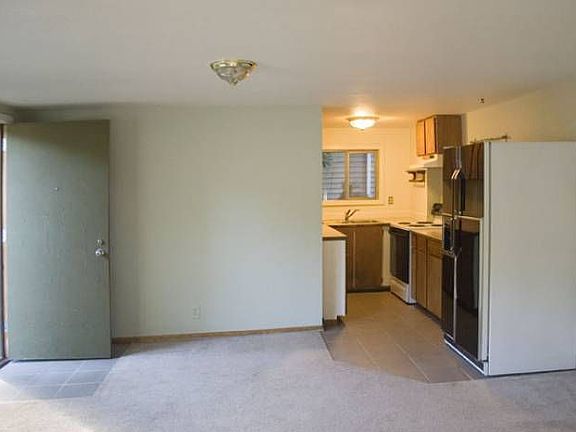 LR/Kitchen area