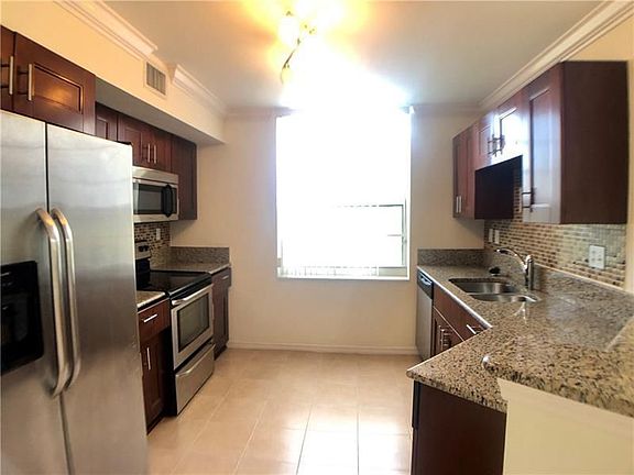 3rd image of 520 SE 5th Ave APT 1304