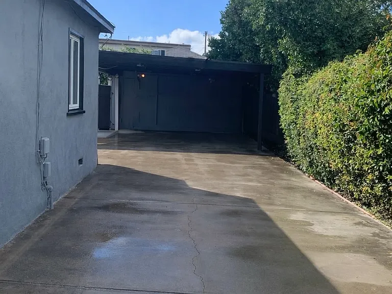 7523 Darby Ave — Photo 18