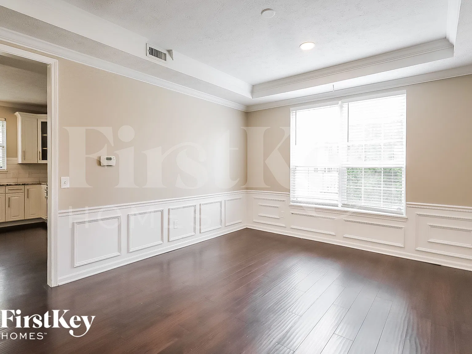 4 bed, 2.5 bath, 2406 sqft, $2,610 — Photo 4