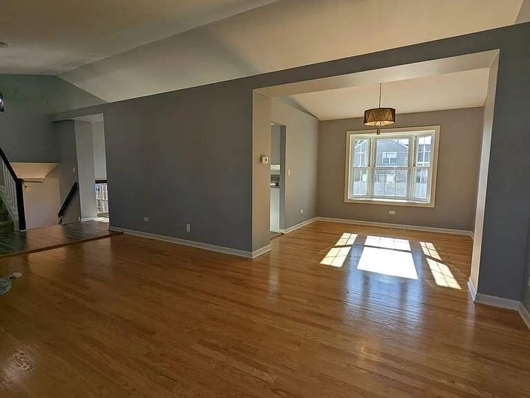 545 Monarch Dr — Photo 3