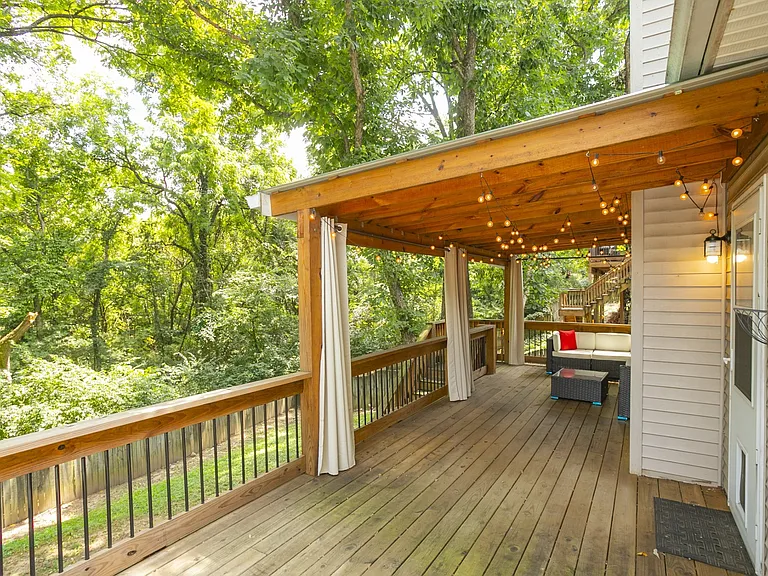 1004 Elmshade Ln — Photo 39